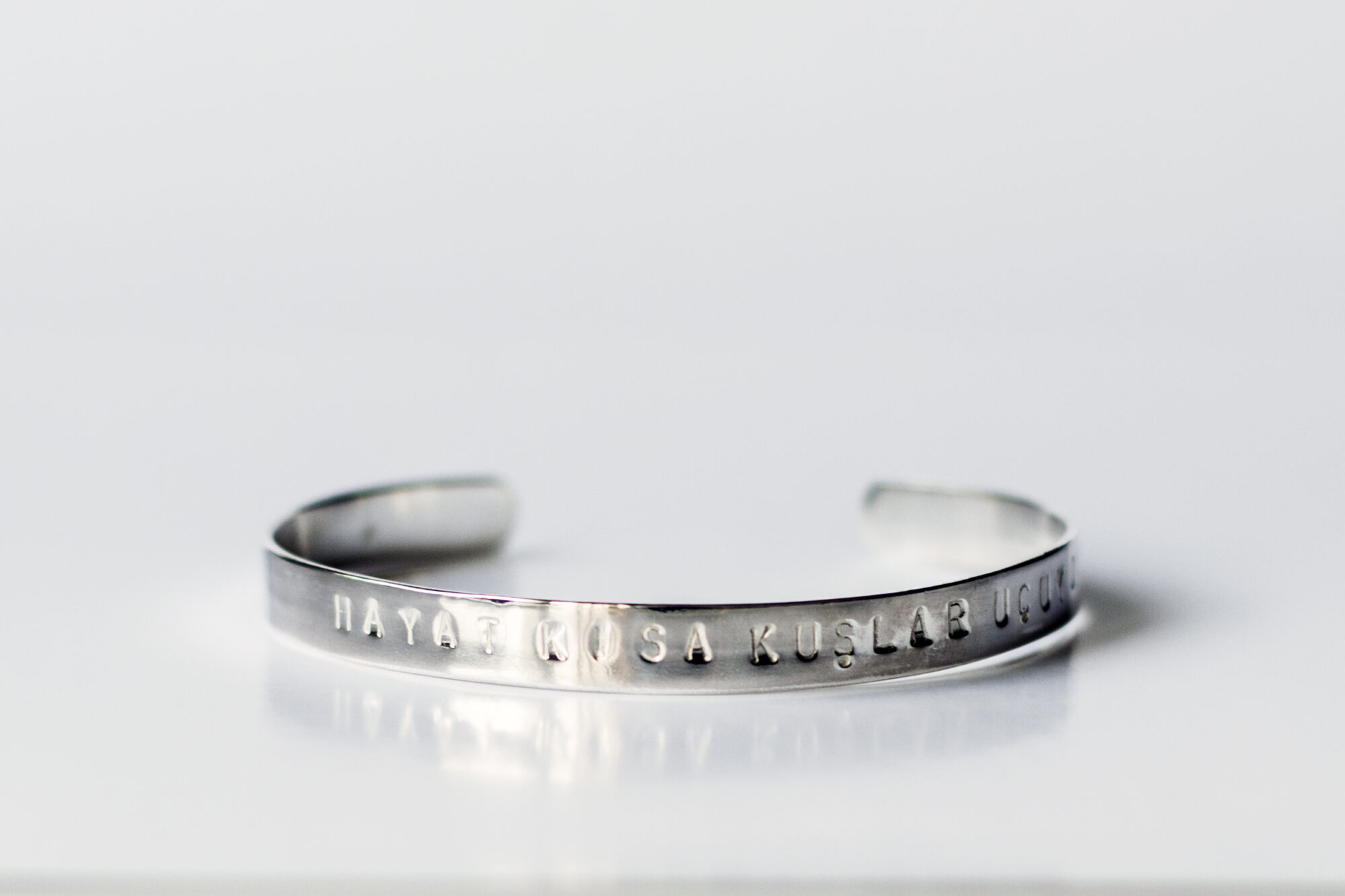 Kişiselleştirilmiş Cuff Bileklik, 925 Ayar Gümüş / Studio Mirage*