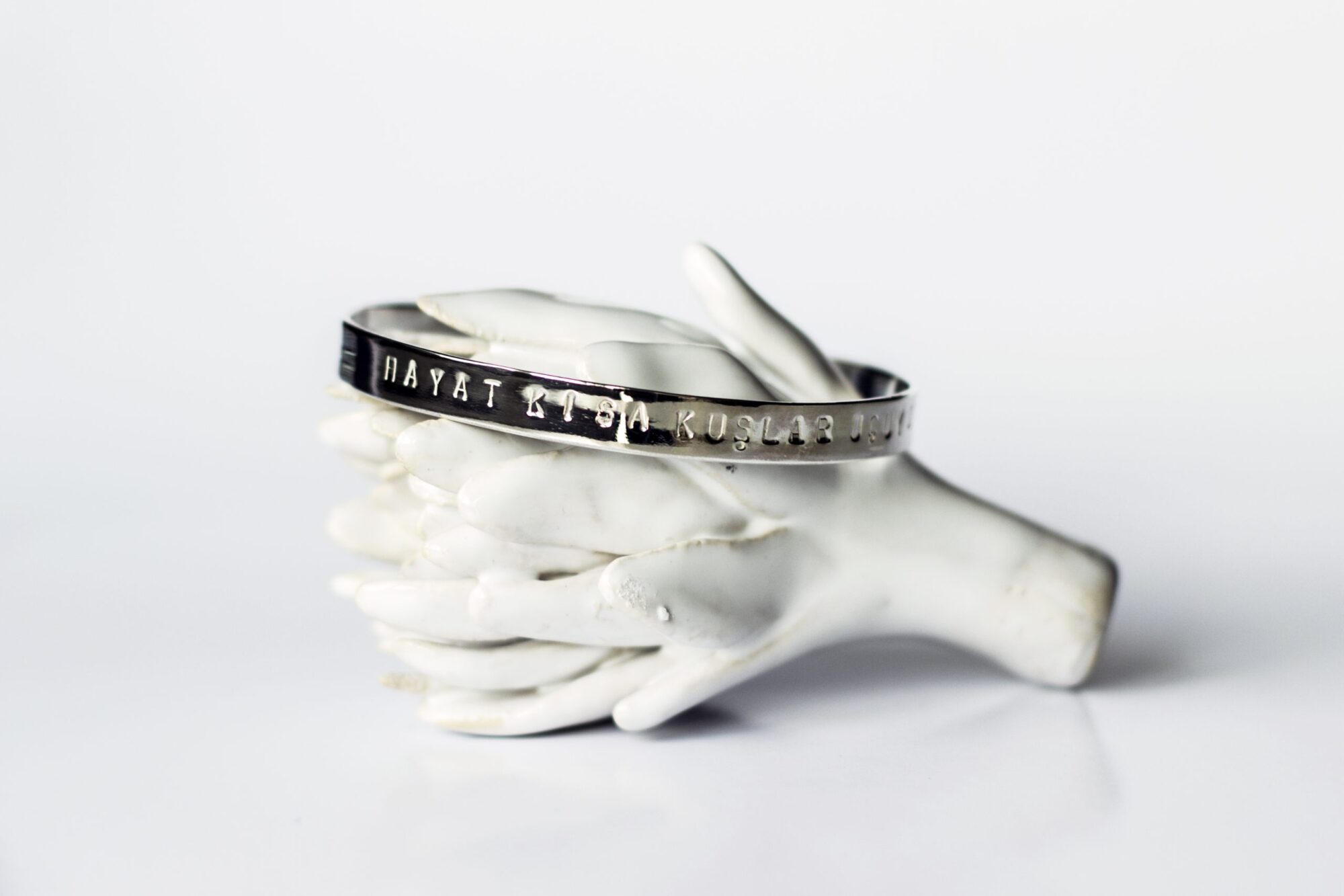 Kişiselleştirilmiş Cuff Bileklik, 925 Ayar Gümüş / Studio Mirage* - Görsel 3