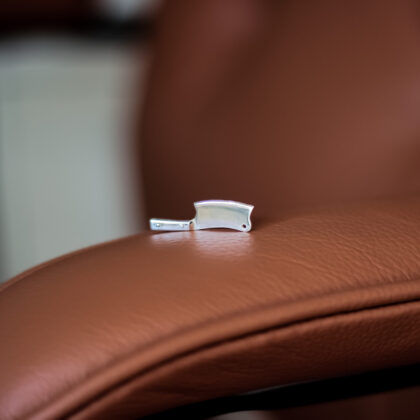 El Yapımı Gümüş Satır Küpe – Tekli Minimal Erkek Küpesi